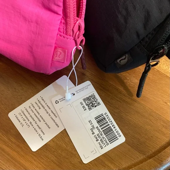 Lululemon Bundle of TWO Mini .7L Belt Bags | Sonic Pink & Black - Picture 11 of 15